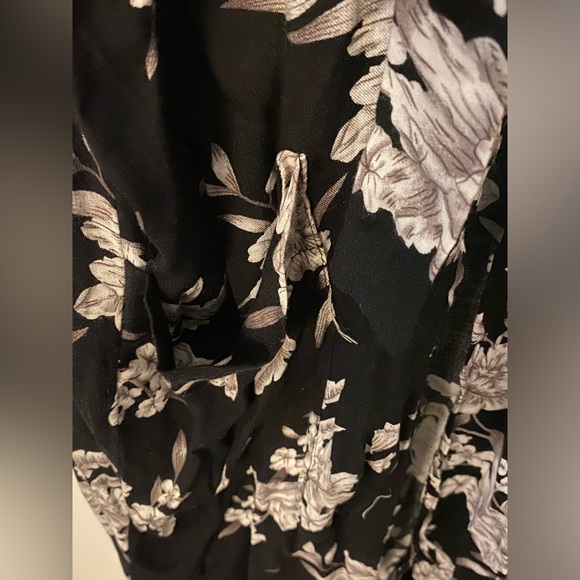 Floral Robe - Picture 5 of 6